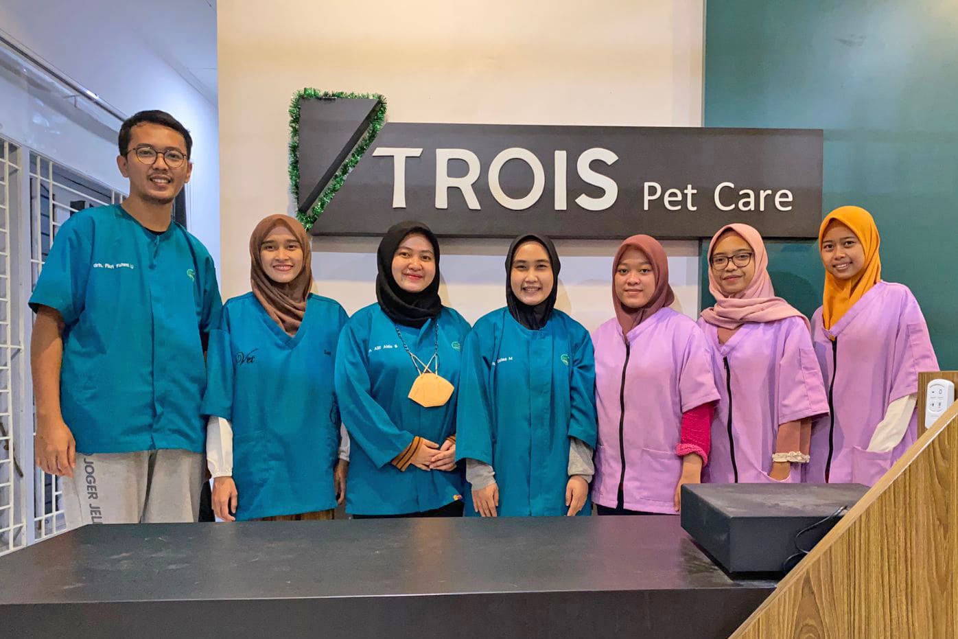 Keluarga Trois Pet Care